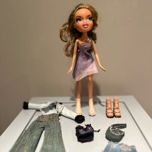 2004 MGA Bratz Girls Nite Out Yasmin Doll